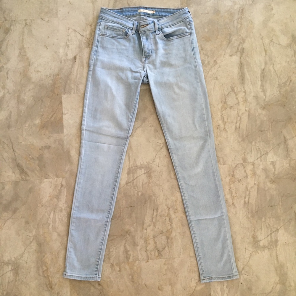 Levi’s Light Wash 711 Skinny Jeans